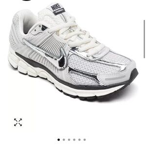 NIKE Women's Zoom Vomero 5 Casual Sneakers